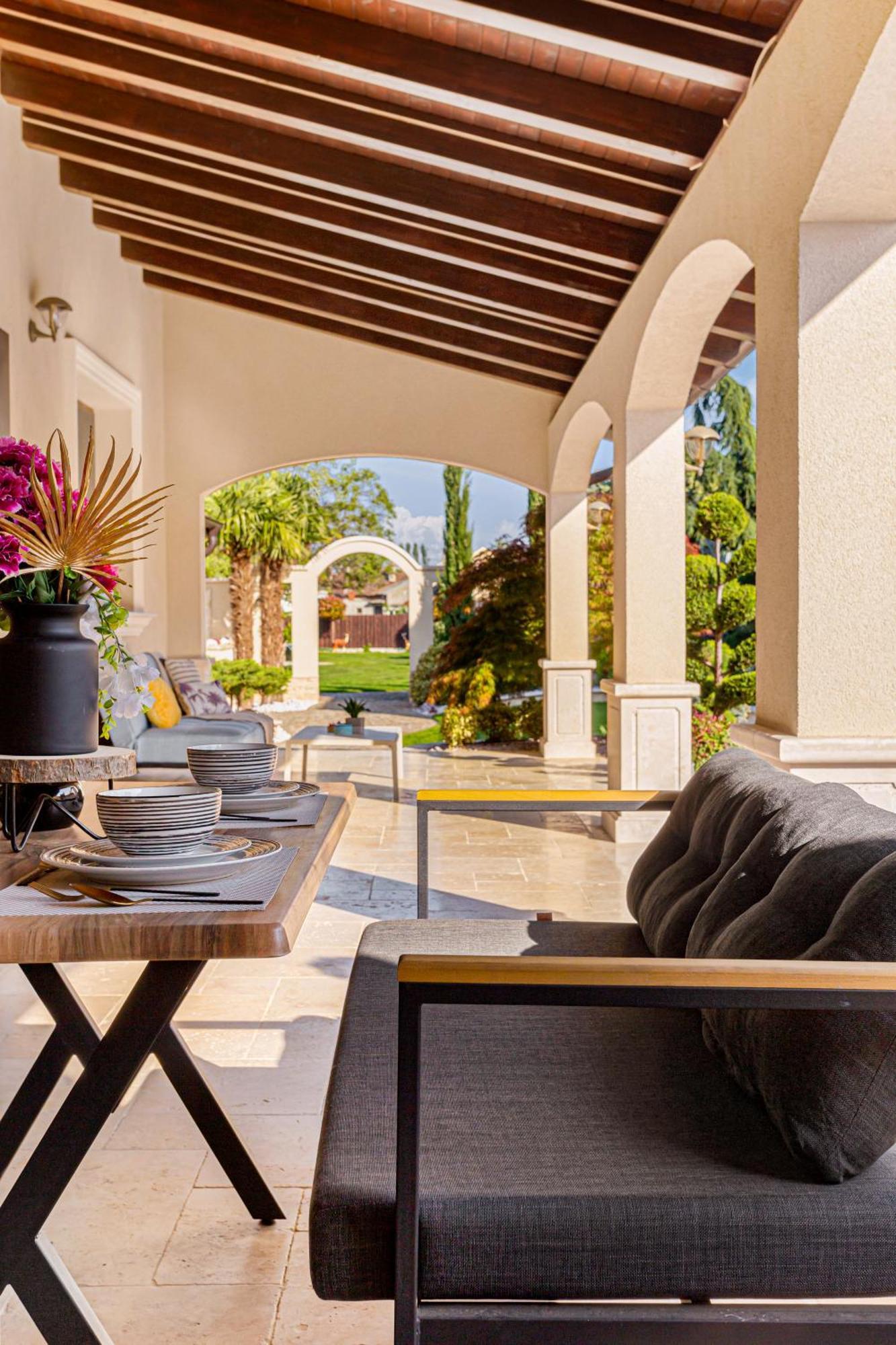 Sika Palladium Garden & Spa Central Apartment อาราด ภายนอก รูปภาพ